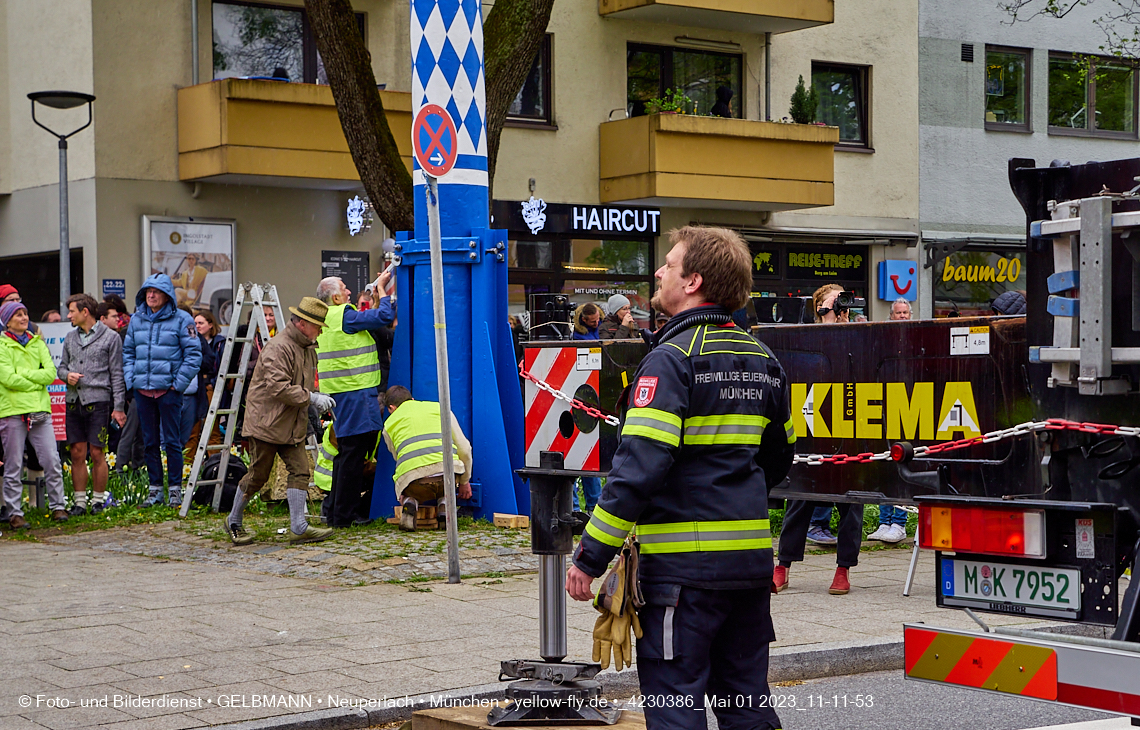 01.05.2023 - Maibaumaufstellung in Berg am Laim